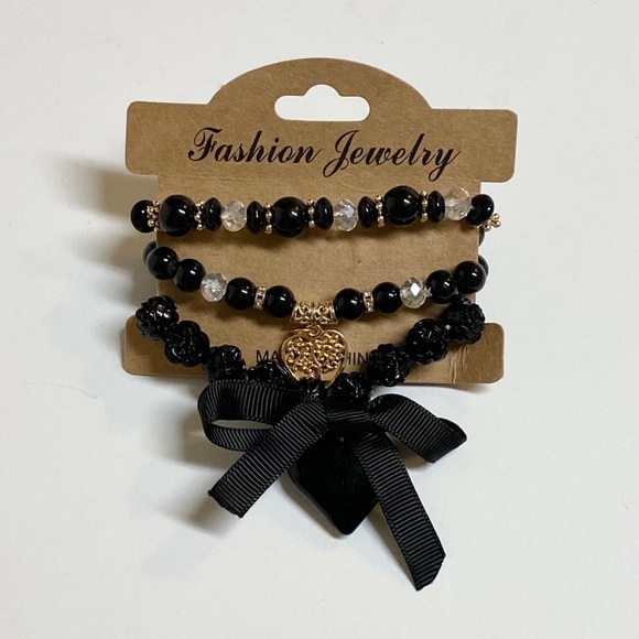 🔥3/$25🔥3 Piece Heart & Charm Beaded Bracelets - Picture 6 of 6